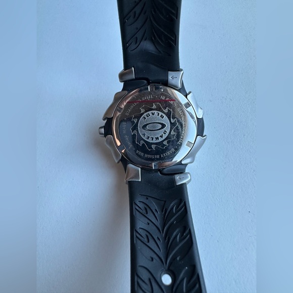 Rare Oakley Blade Red Dial Swiss Made Date Display near mint - Picture 8 of 10